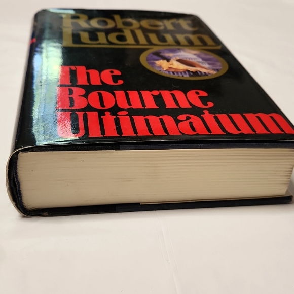 The Bourne Ultimatum by Robert Ludlum - Picture 3 of 10